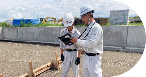 現場で作業をするスタッフ達