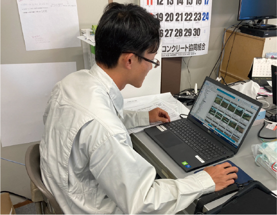 R.Kさんの仕事の様子