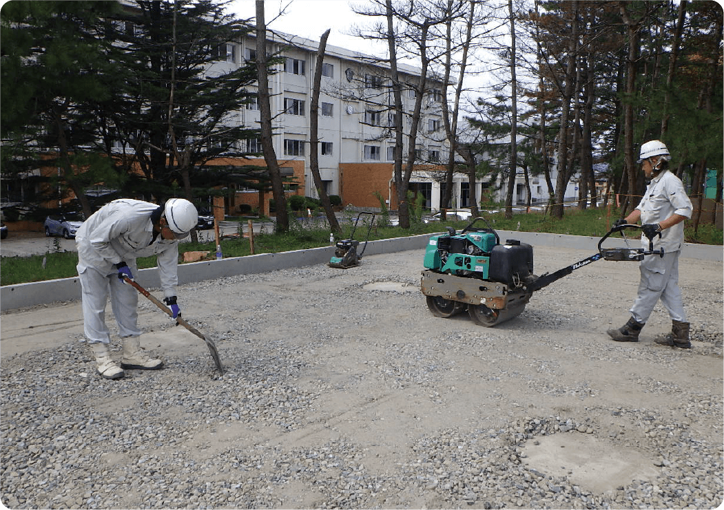 工事を行うスタッフ